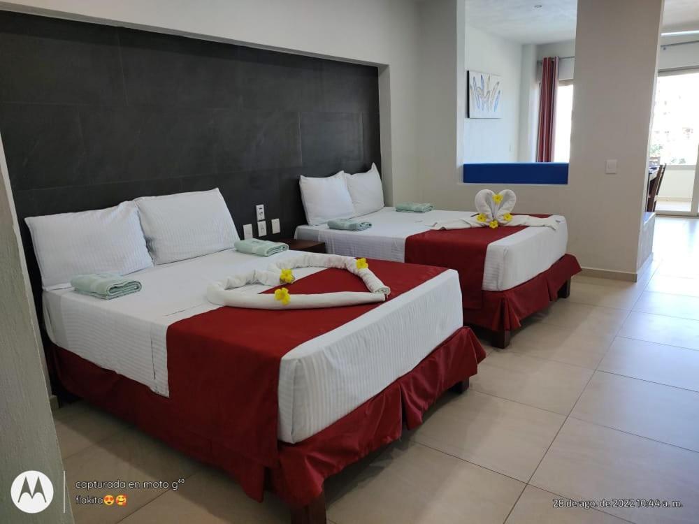 Malaki Hotel Los Ayala Exterior photo